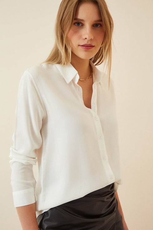 قميص نسائي- ابيض