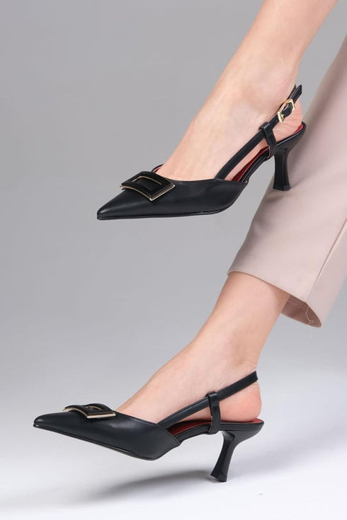 حذاء بكعب عالي مفتوح من الخلف بلون أسود