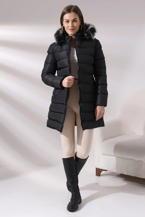 جكيت مبطن وتر بروف باللون الأسود