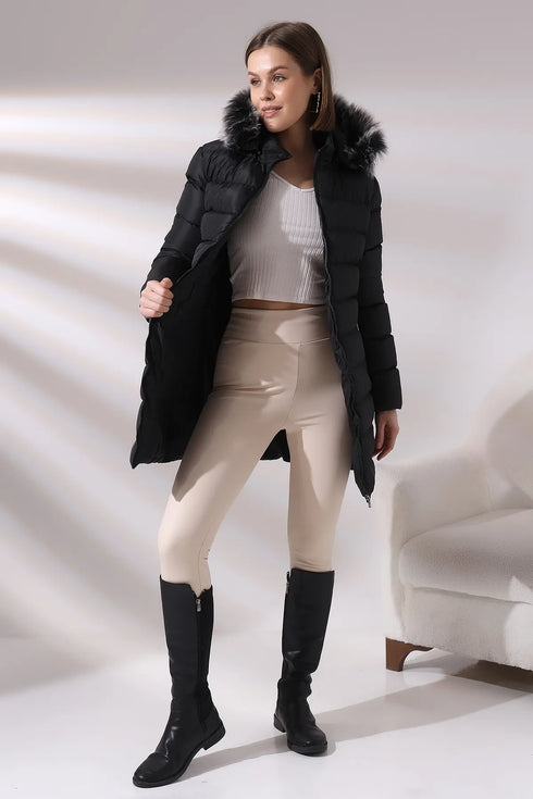 جكيت مبطن وتر بروف باللون الأسود