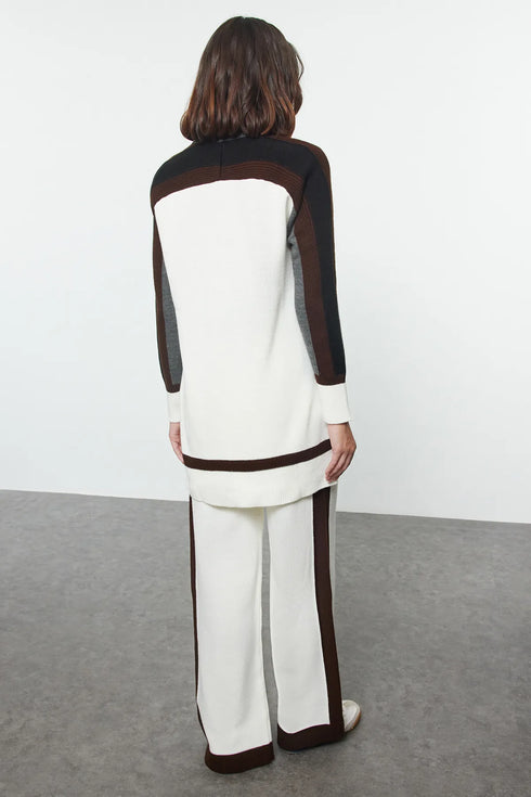 طقم تريكو باللون الأبيض