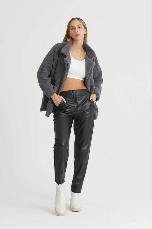 معطف باللون الرمادي مبطن