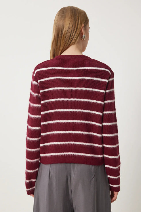 جرزة صوفية مخططة باللون العنابي