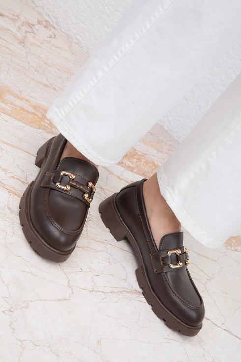 حذاء كاجوال لون بني