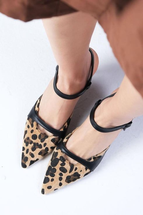 حذاء كعب عالي بنقشة الليوبارد