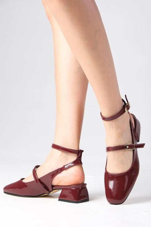 حذاء بكعب قصير من الجلد اللامع لون بوردو