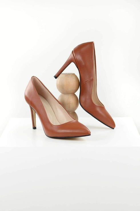 حذاء كعب عالي لون عسلي