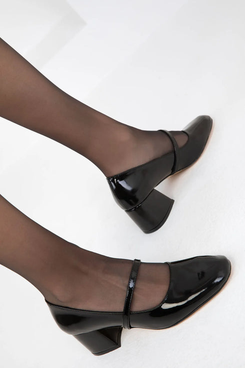 حذاء بكعب كلاسيكي من الجلد لون أسود