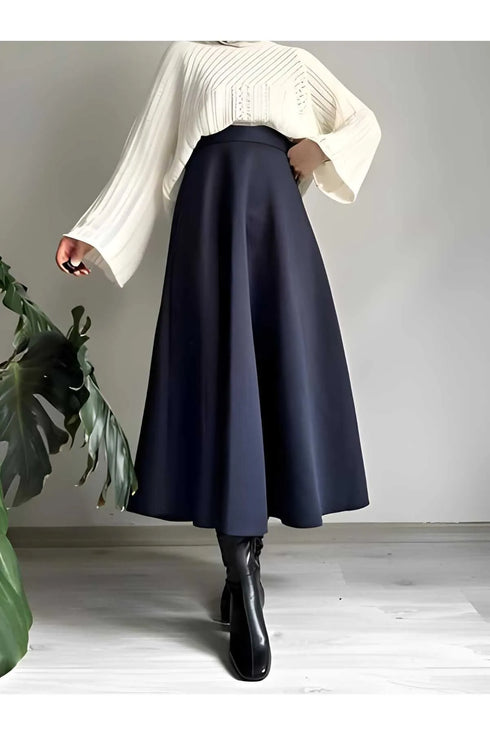 تنورة نسائية طويلة لون كحلي