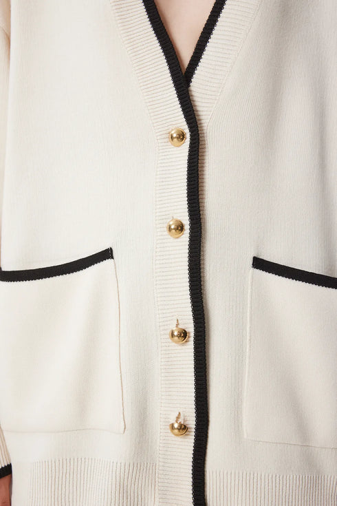 كارديجان تريكو نسائي بلون كريمي