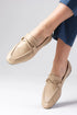 حذاء لوفر من الجلد الطبيعي بلون بيج