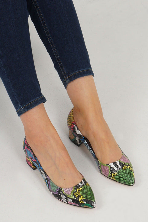 حذائي نسائي- ملون