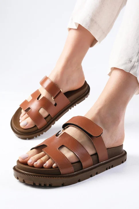 سليبر نسائي بلون عسلي