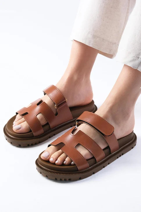 سليبر نسائي بلون عسلي