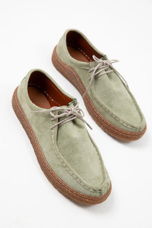 حذاء لوفر نسائي باللون الأخضر