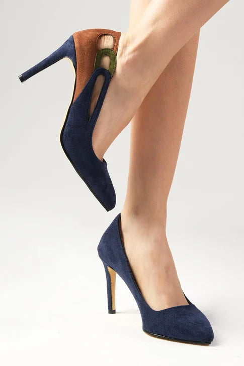 حذاء بكعب عالي اللون الأزرق الداكن