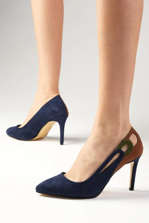 حذاء بكعب عالي اللون الأزرق الداكن