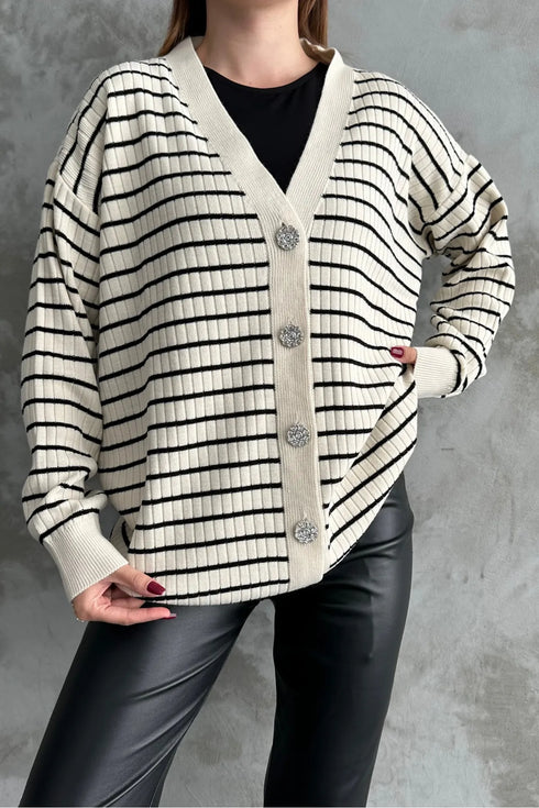 جرزة تريكو مخططة لون إكرو