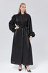 عباية نسائية باللون الأسود