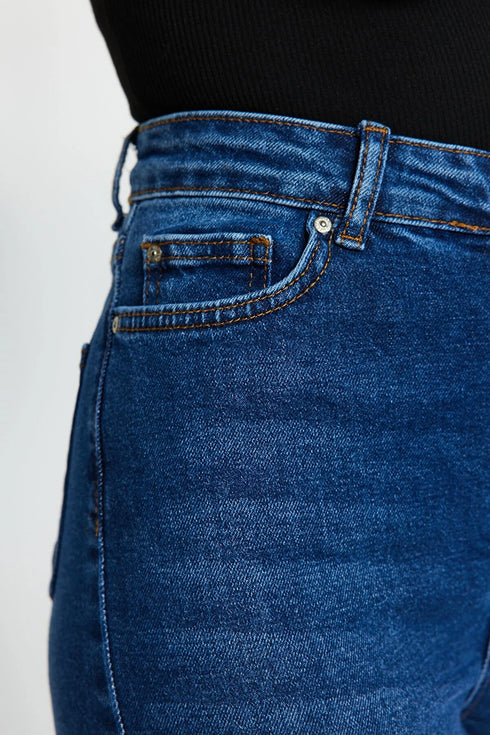 بنطلون جينز