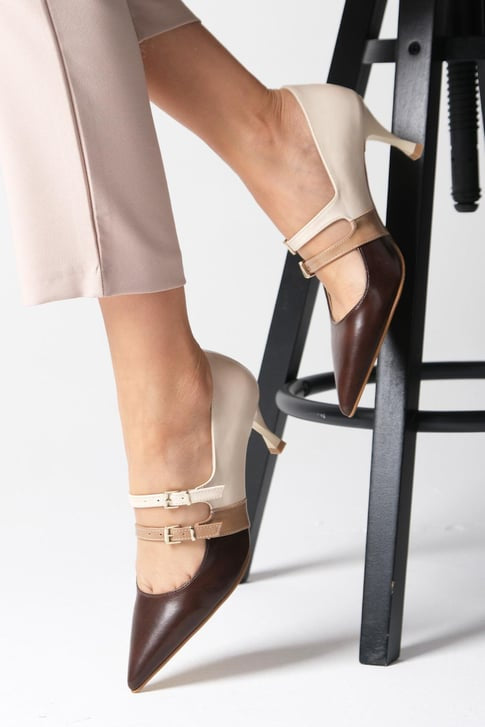 حذاء كعب عالي بلون بني