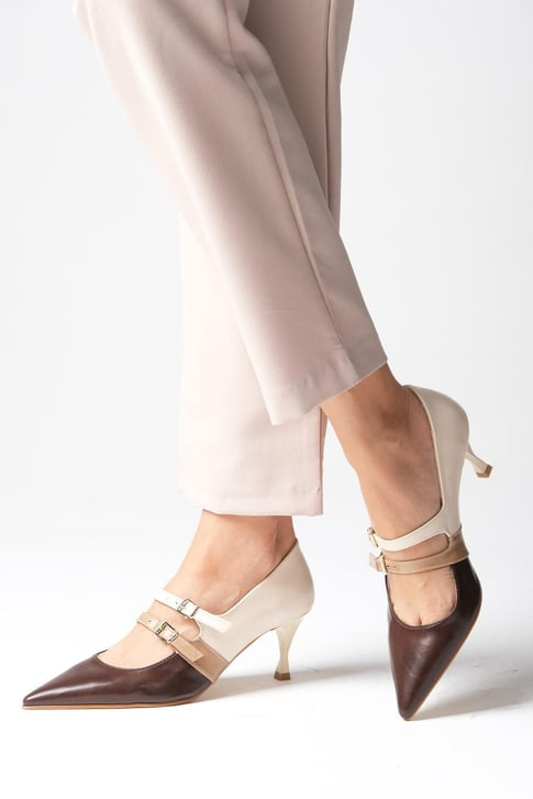 حذاء كعب عالي بلون بني