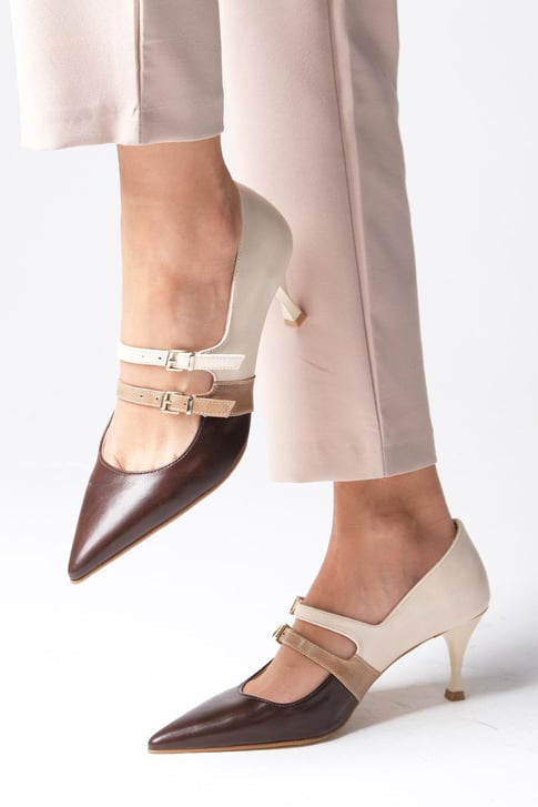 حذاء كعب عالي بلون بني