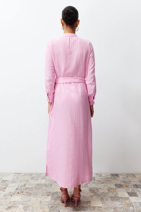فستان طويل مع حزام باللون الوردي