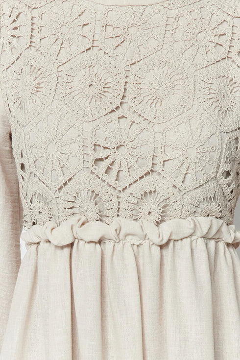 فستان نسائي منسوج بتفاصيل