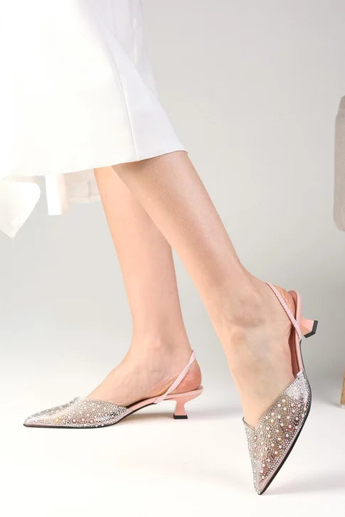 حذاء بكعب شفاف بلون البودرة