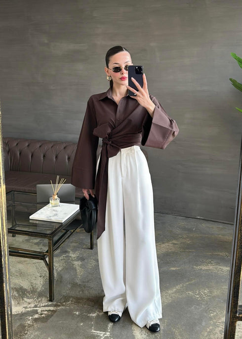 قميص قصير مربوط باللون البني