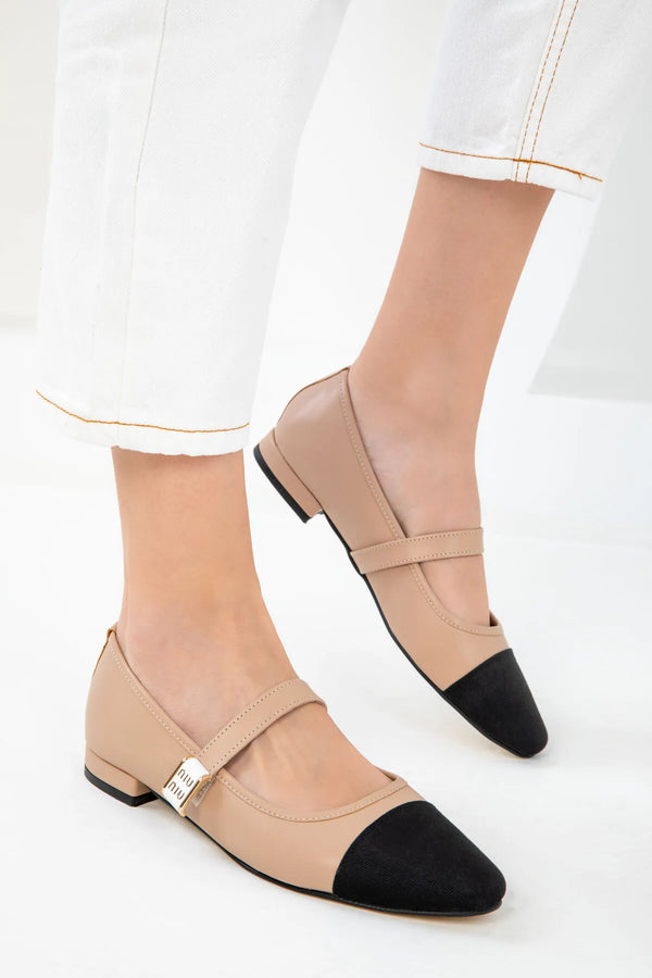 حذاء بالية باللون النود