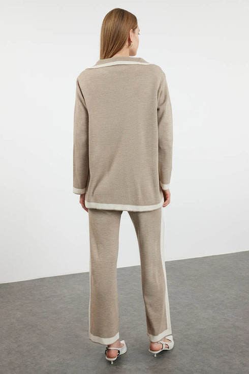 طقم تريكو ناعم لون بيج