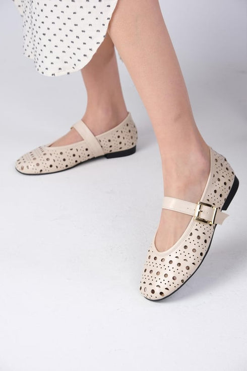 حذاء بالية لون بيج