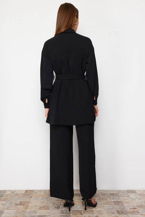 طقم قطعتين باللون الأسود