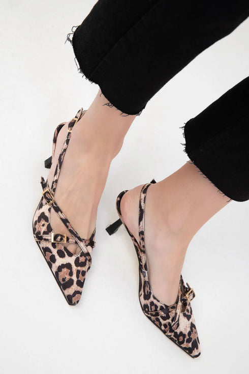 حذاء كلاسيكي بكعب عالٍي بنقشة الليوبارد