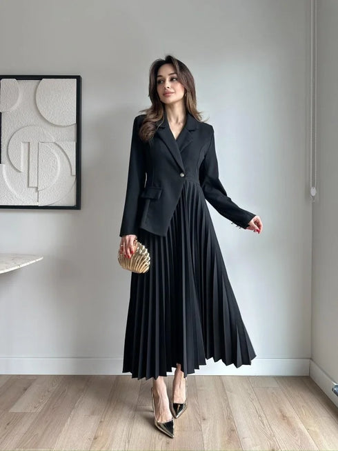 فستان كسرات أنيق باللون الأسود