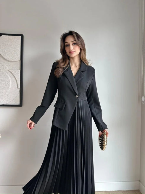 فستان كسرات أنيق باللون الأسود