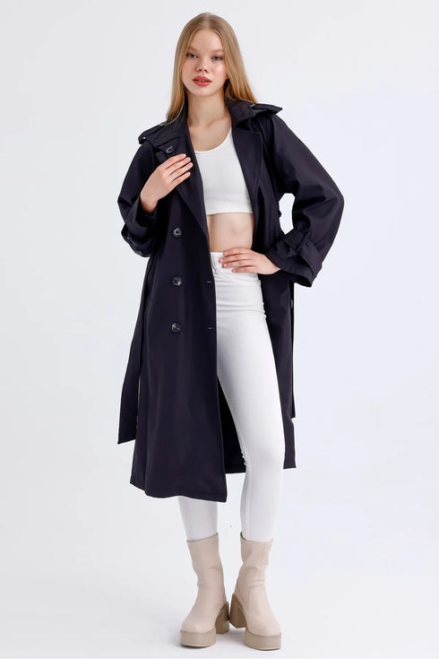 ترانشكوت وتر بروف باللون الأسود