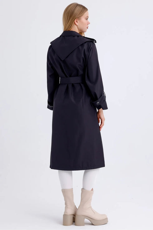 ترانشكوت وتر بروف باللون الأسود