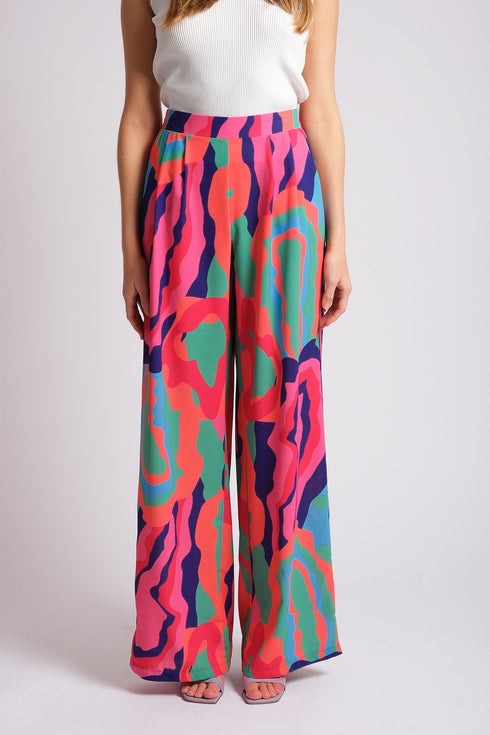 بنطلون نسائي واسع