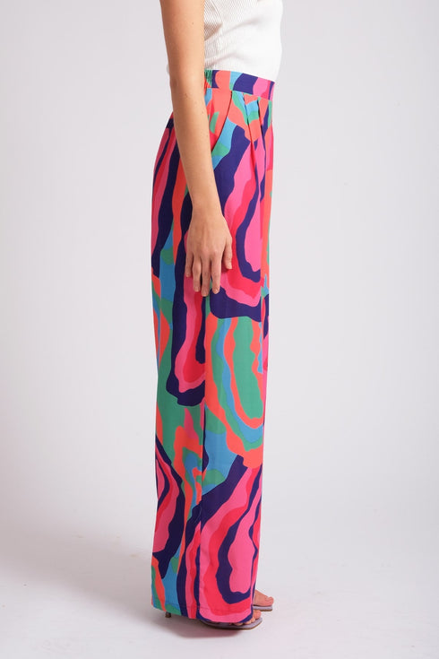 بنطلون نسائي واسع