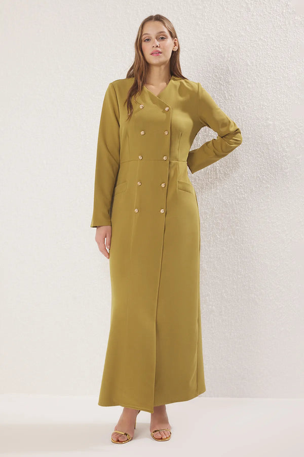 فستان نسائي زيتي بأزرار ذهبية