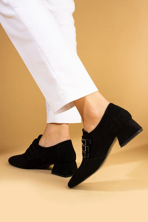 حذاء نسائي كلاسيكي بكعب متوسط - أسود