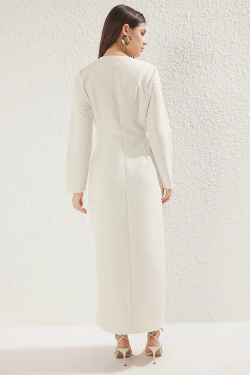 فستان نسائي بيج بأزرار ذهبية