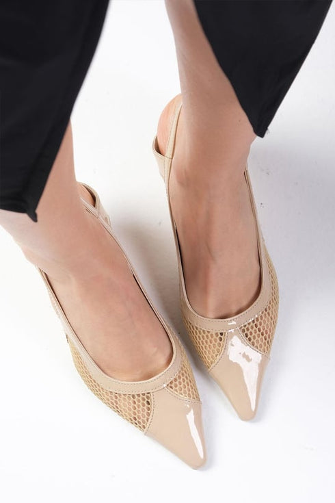 حذاء كعب عالي بلون بيج