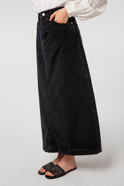 تنورة جينز لون أسود