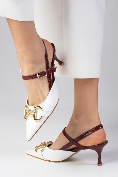 حذاء كعب عالي باللون الأبيض