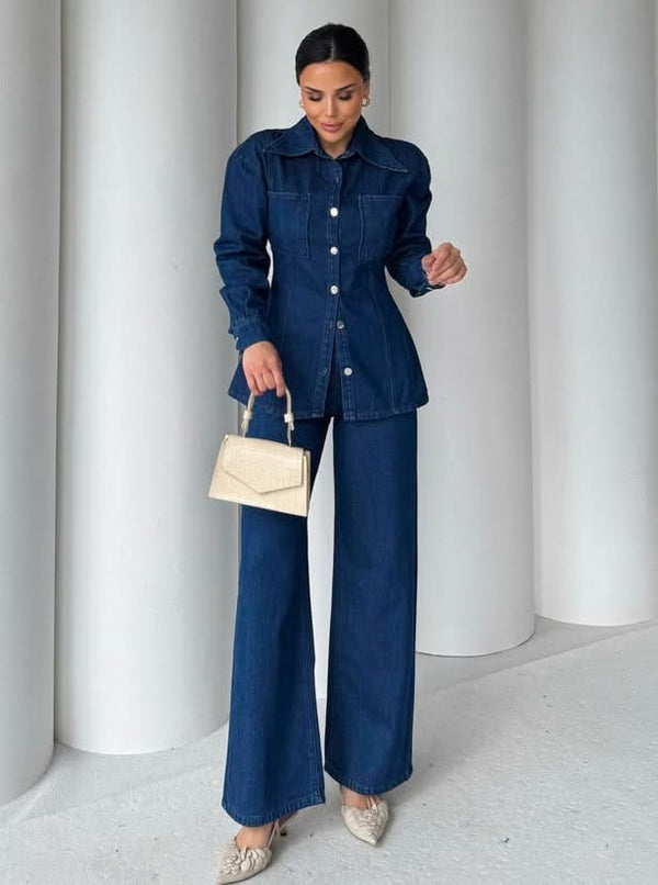 طقم جينز جكيت وبنطلون باللون الأزرق الغامق