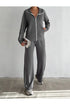طقم جاكيت وبنطلون لون رمادي